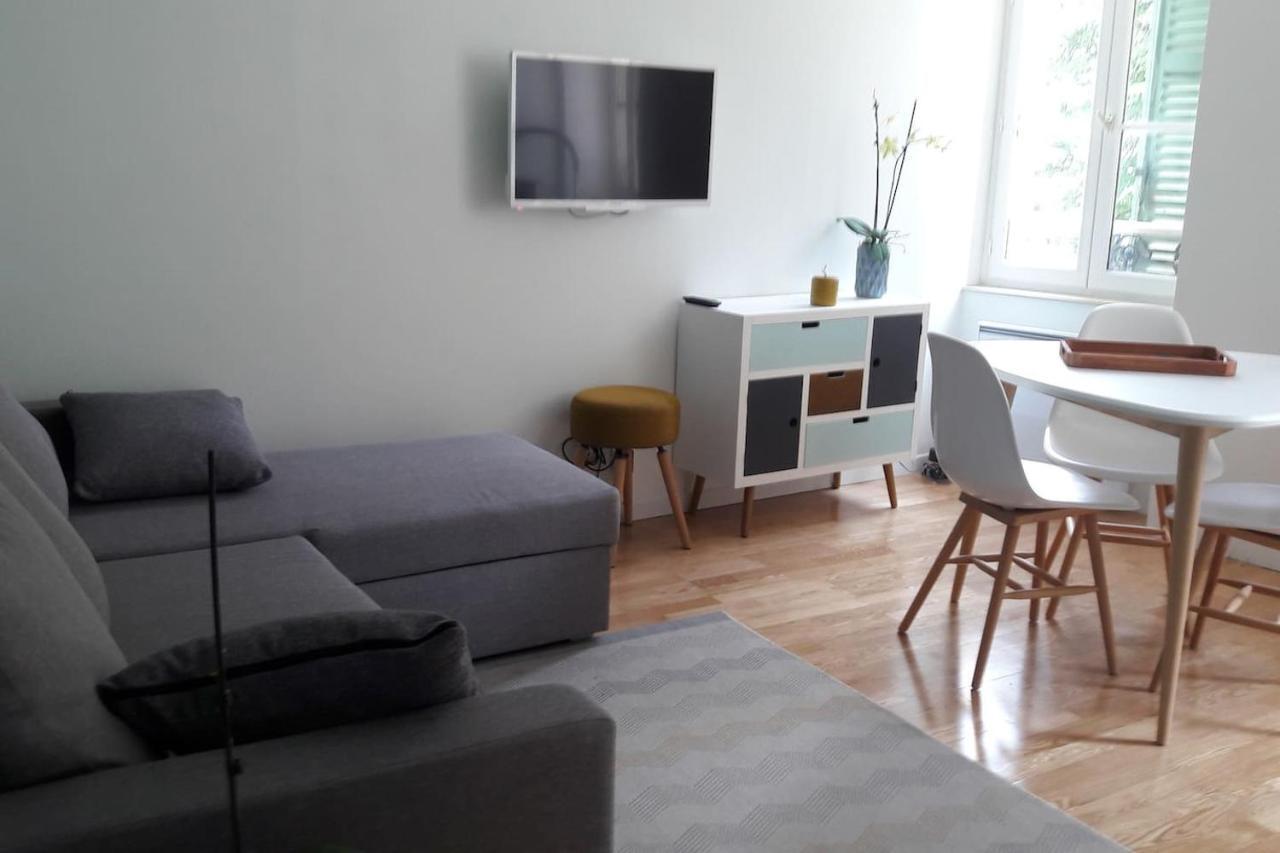 Un Appartement Lumineux Au Parc Beaumont Pau Exteriör bild